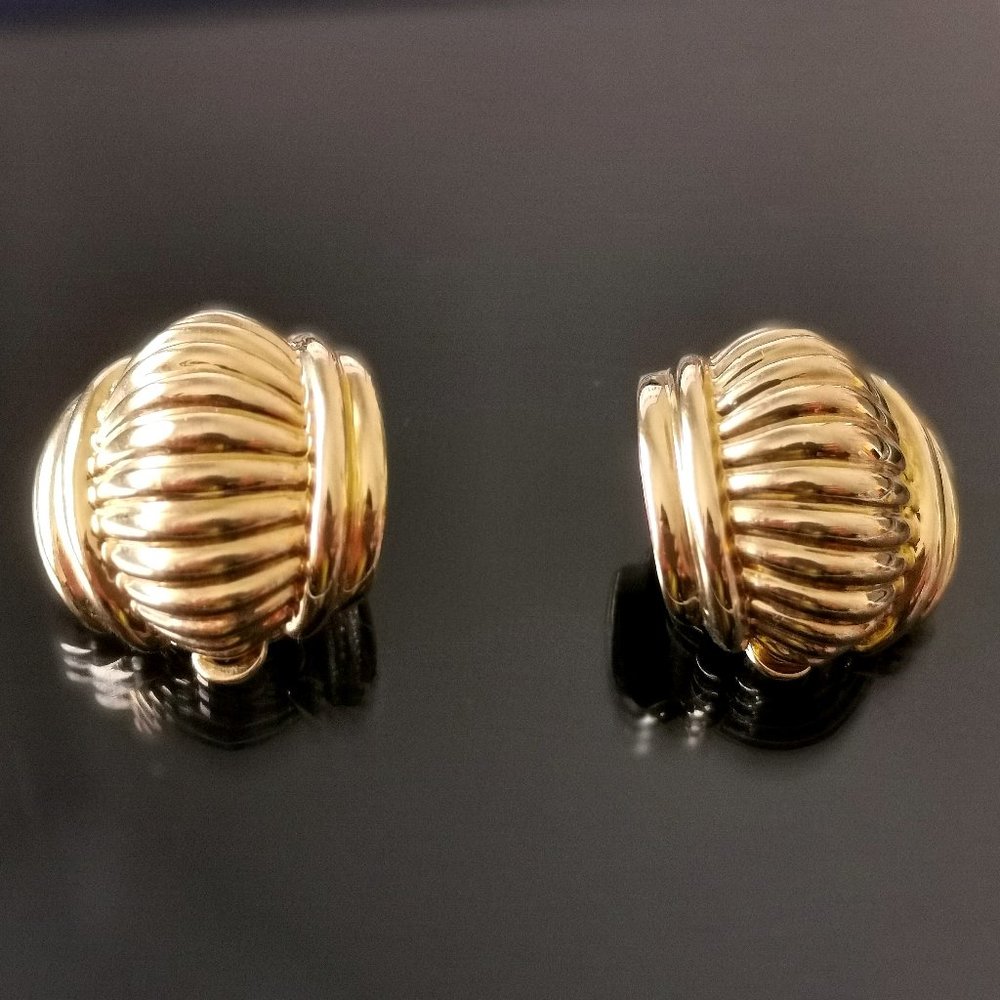 Vintage Gold Tone Clip on Earrings